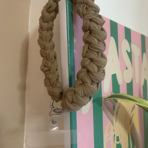 Knitted phone hand chains new accessory with case attachment