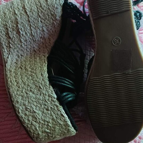 Alta Moda platform espadrille sandals like new, size 38, black