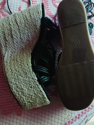 Alta Moda platform espadrille sandals like new, size 38, black