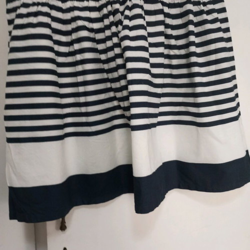 Navy women's skirt XL like new, with side zipper