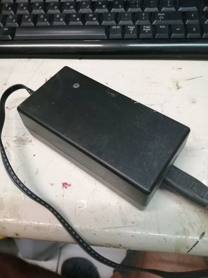 Захранващ адаптер HP 0957-2231 използван, AC изход 32V 375mA / 16V 500mA
