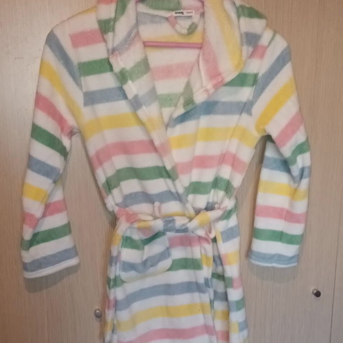 Fluffy girls' house robe like new, size 134-140