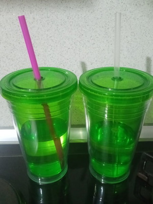 Set of 2 glasses like new