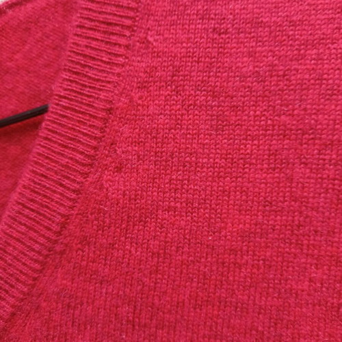 V-neck sweater vest like new, red, 50% cashmere 50% merino wool