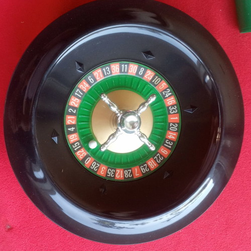 Merit De Luxe Roulette vintage board game like new