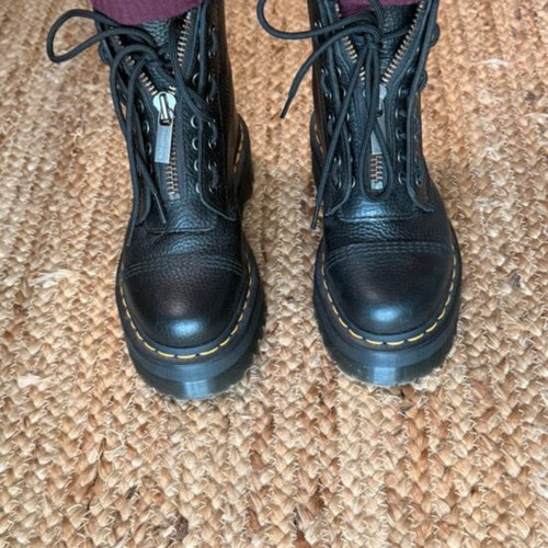 Dr. Martens platform boots size 38 like new, black