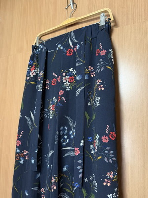 Stradivarius floral zip culottes like new, blue, with pockets