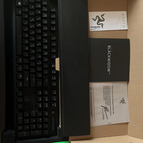 Razer Blackwidow V3 RGB μηχανικό πληκτρολόγιο με πράσινους διακόπτες, σαν καινούργιο