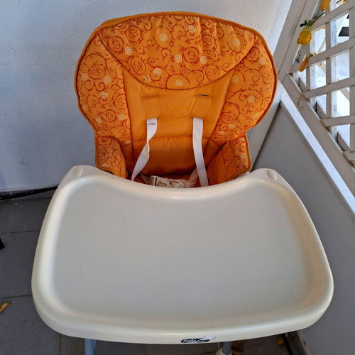 Bébé Confort Omega highchair used, adjustable and multifunctional