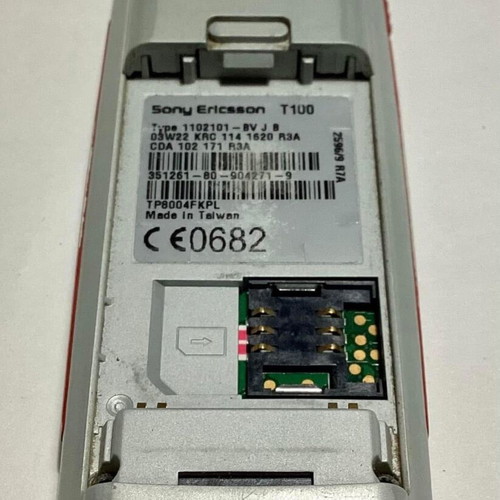 Sony Ericsson T100 vintage used with original battery cover