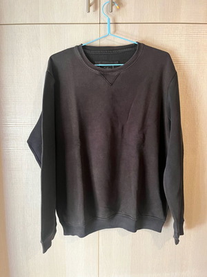 Pull & Bear men's black sweatshirt used, size Large