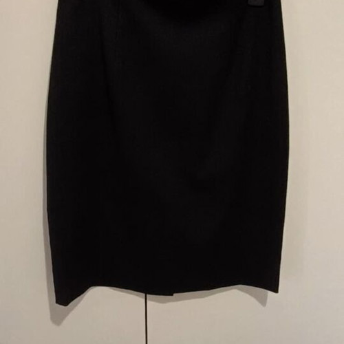 Black pencil skirt new, size L small