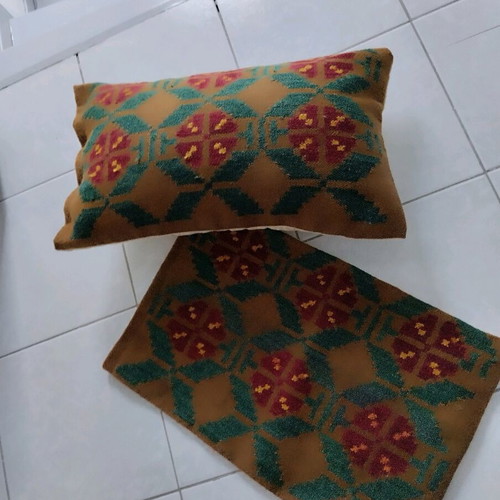 Traditional woven pillows like new, set of 2, 55x35 cm