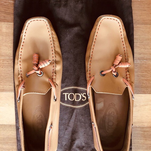 Tod’s Gommino leather moccasins used, beige with orange laces size 39