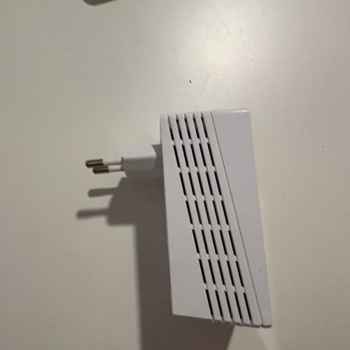 TP-Link TL-WPA4220 AV600 Powerline Wi-Fi Extender used