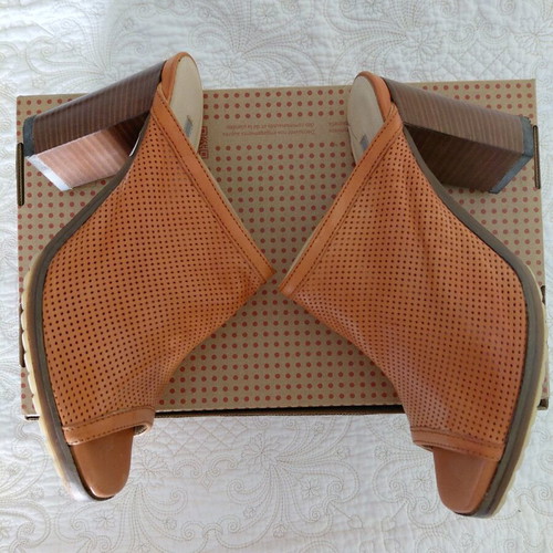 Manas mules like new, tan leather, 9cm heel, size 39