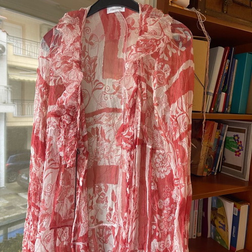 Coral boho shirt like new, semi-sheer, size M, red pink