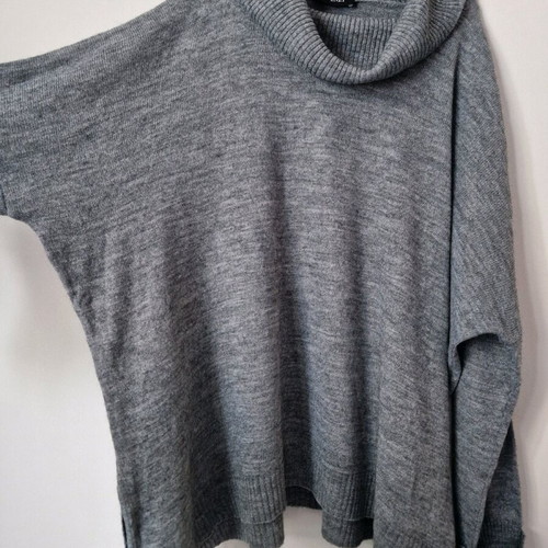 Woolnet gray sweater wide fit like new, Small/Medium
