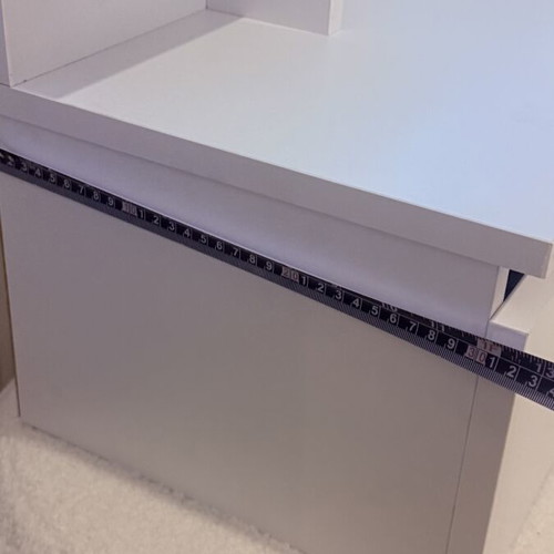 Nightstands set of 2 like new, white with shelf and cabinet