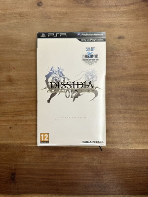 Dissidia 012 Final Fantasy Legacy Edition PSP like new, complete collector's set