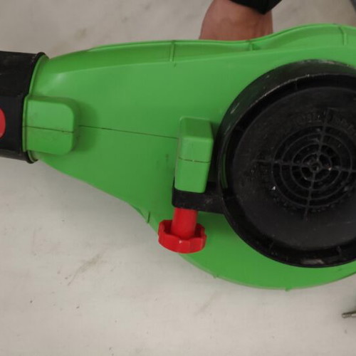 Large corded leaf blower like new