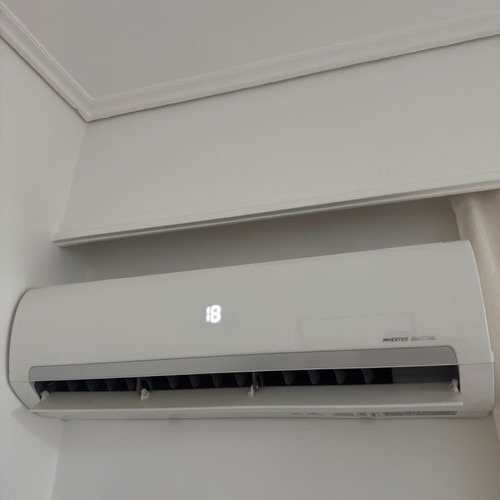 Midea Inverter Quattro AC 18000 BTU like new