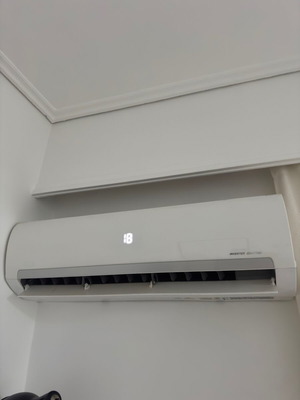 Midea Inverter Quattro AC 18000 BTU like new