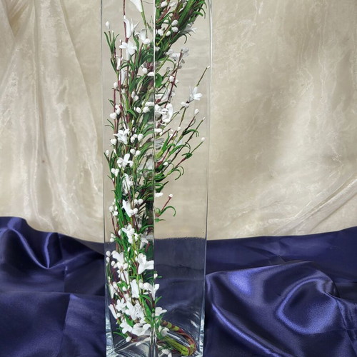 Minimal square vases set like new, clear reinforced glass