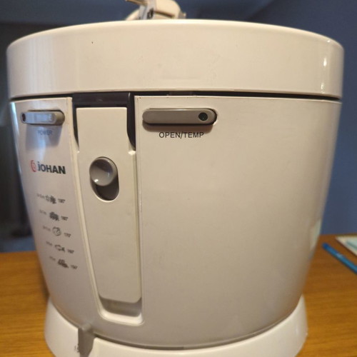Johan fryer new with removable basket and oil tank