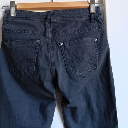 Pull & Bear black skinny jeans like new with front rips and frayed hems