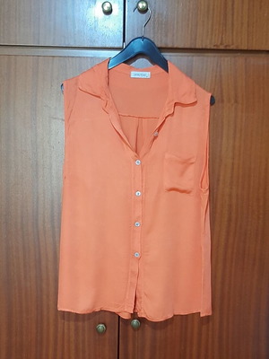 Celestino orange shirt new, lightweight and loose fit