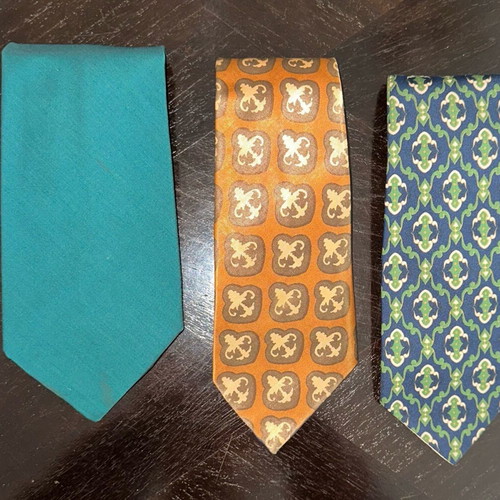 Set of 3 Men's Ties Like New, Classic & Elegant