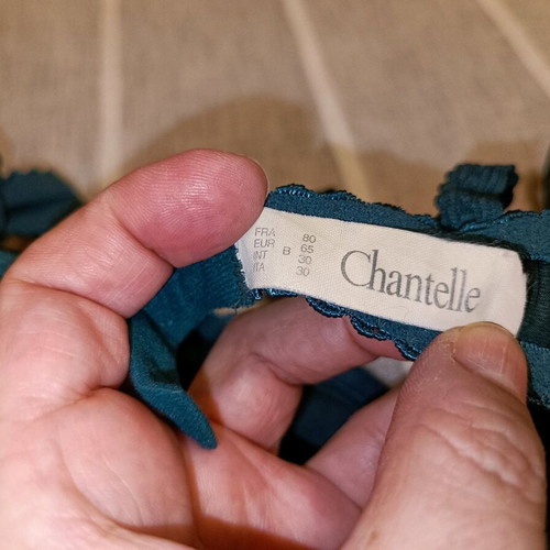 Vintage Chantelle millennium bra like new, emerald green, size 65B