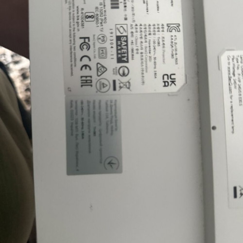 BenQ projector with built-in speakers 2021 model like new