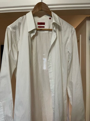 Πουκάμισο Boss μέγεθος Large σαν καινούργιο, άσπρο και γκρι