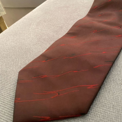 Tie in excellent condition