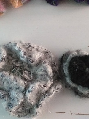 Knitted woolen pins