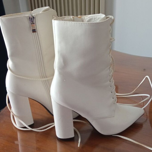 White lace-up ankle boots size 36