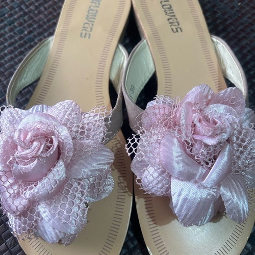 Women's slippers like new with pink flower, size 39