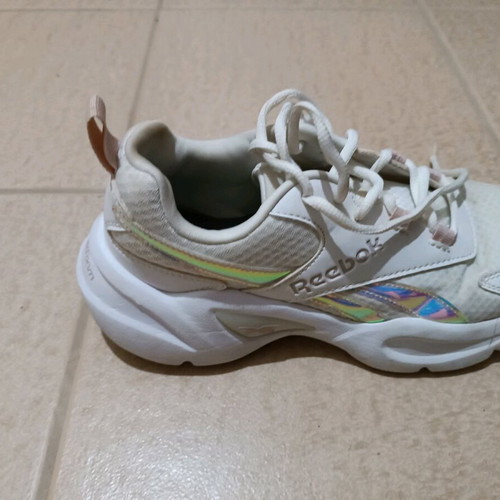 Reebok women's sport shoes size 38.5 white like new