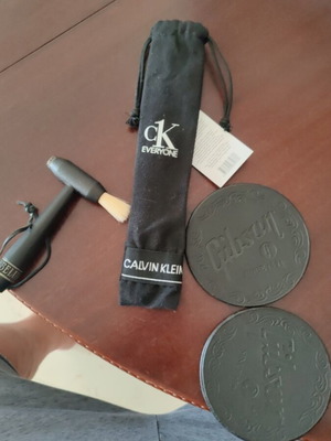 Calvin Klein καλαμάκια, σφυράκι Beluga vodka, δερμάτινα σουβέρ Gibson USA σαν καινούργια