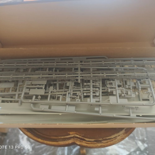 Heller Z31 1/400 scale vintage model ship kit