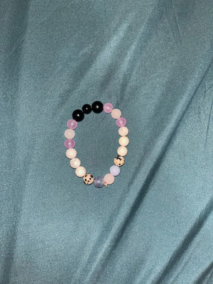 Handmade bracelet with beads made to order, white and pink
