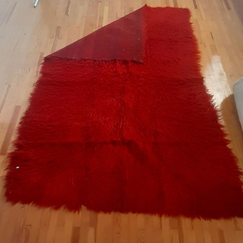 Red flokati rug like new 1.60x2.40m