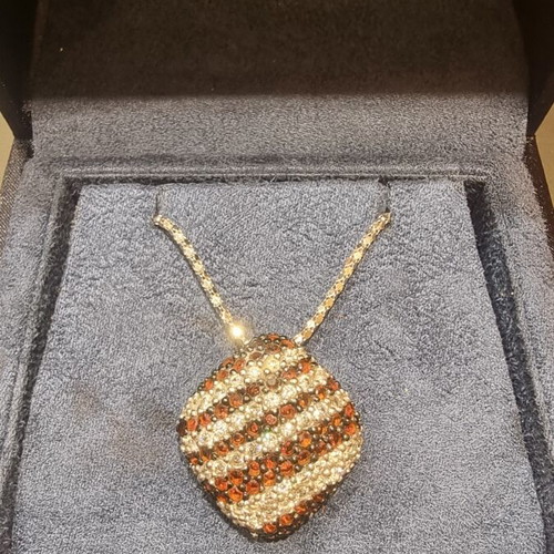 Silver 925 pendant with chain and zircon stones