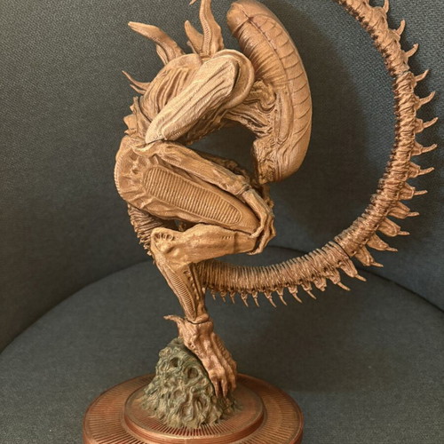 Xenomorph Alien 3D Printed Collectible Statue new, metallic finish
