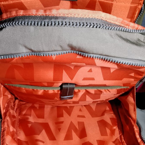 Backbag Nava Design khaki backpack with 3 compartments like new