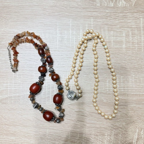 Necklaces used, set of 2, good condition