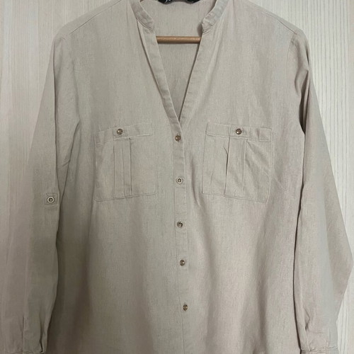 Zara beige shirt like new with gold buttons