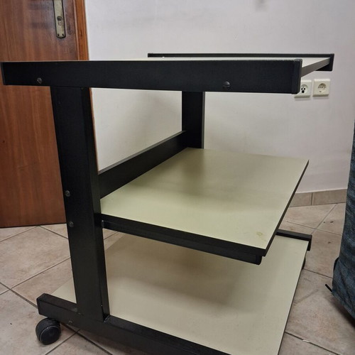 Trolley table used with 4 wheels